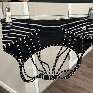 Size 6 lululemon lighten up bra